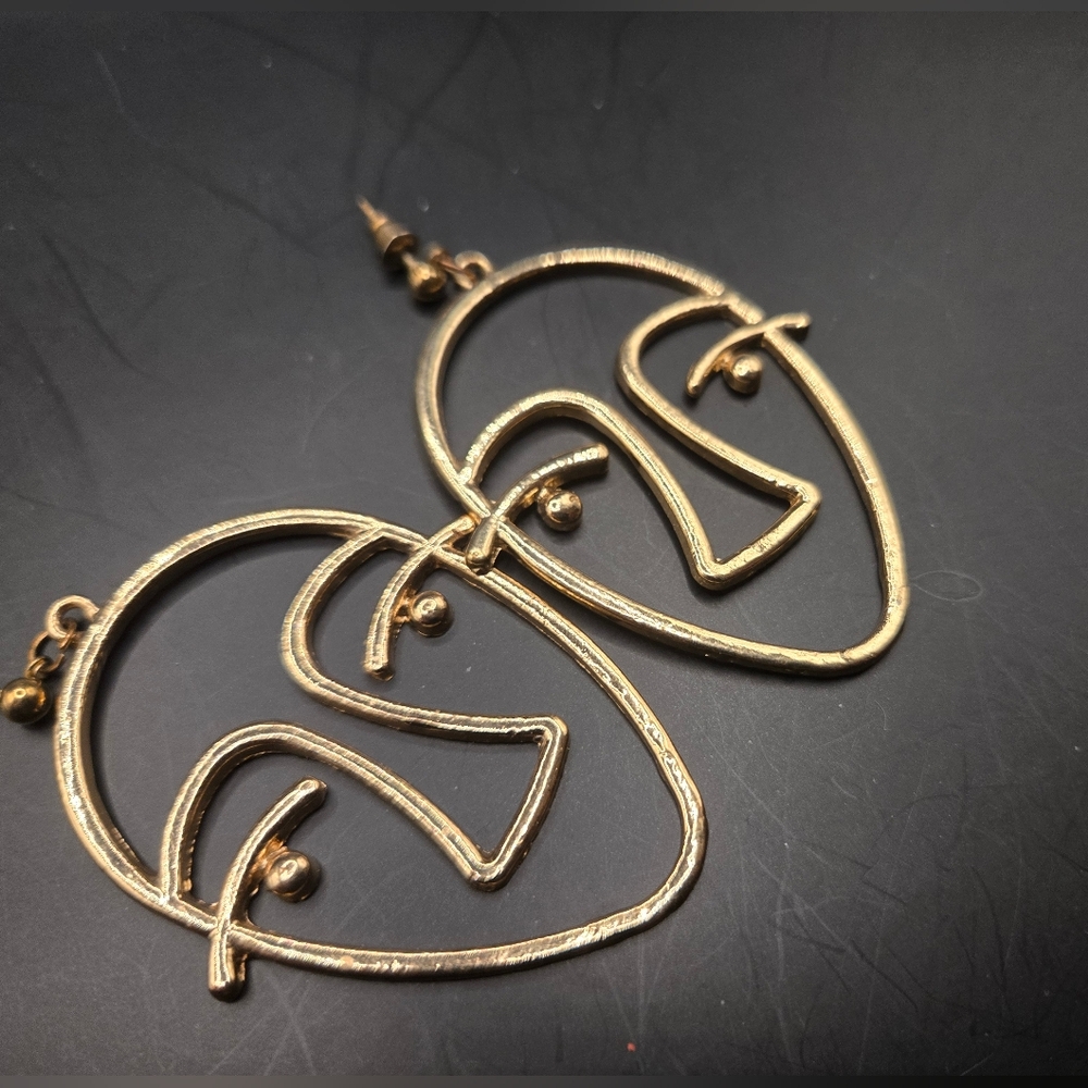 🔥3/15$ Abstract Gold Tone Face Line Art Earrings | Modern Statement